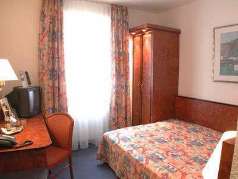 Hotel Miramar Am Römer 3*